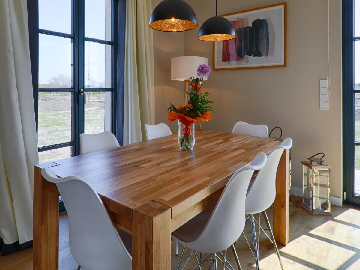 Reetland Am Meer - Premium Reetdachvilla Mit 3 Schlafzimmern, Sauna Und Kamin F23 Dranske Exterior photo